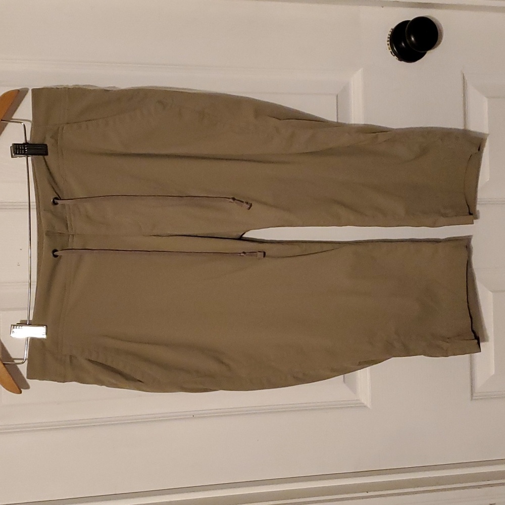 Columbia Anytime Outdoor capris, khaki size 12